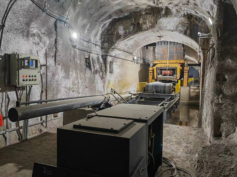 全自动皮带机液压拉紧